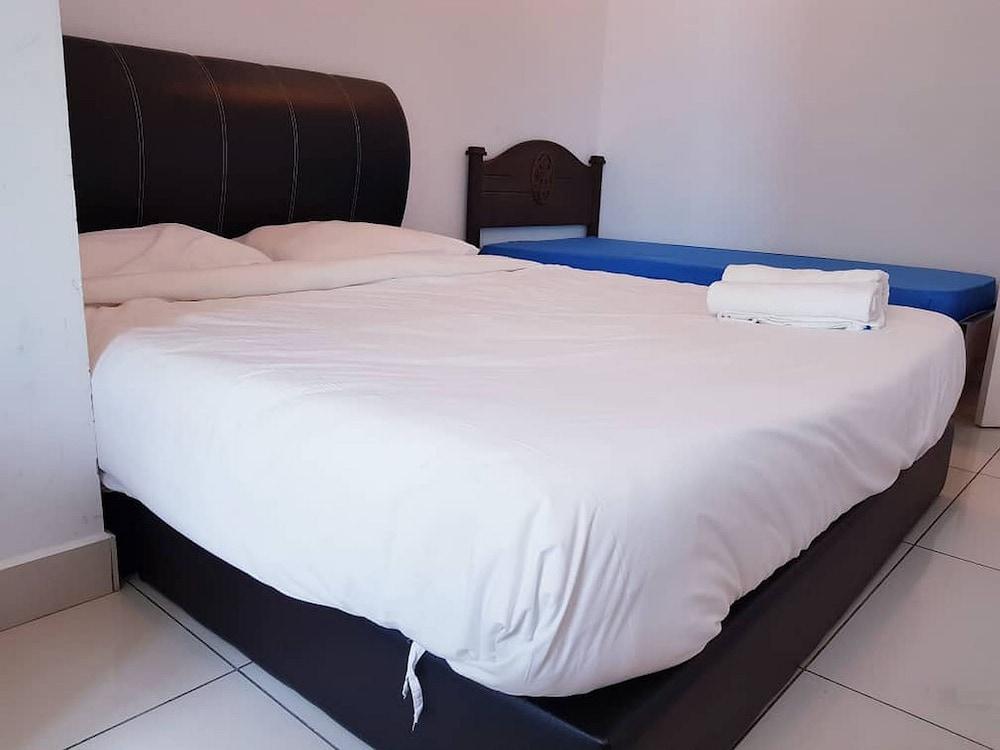 Vouk Hotel Suites, Penang George Town Extérieur photo