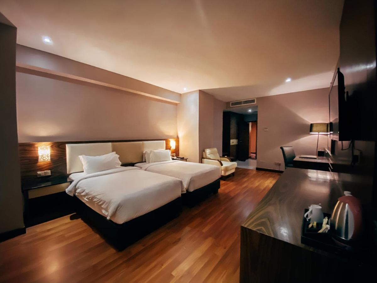 Vouk Hotel Suites, Penang George Town Extérieur photo