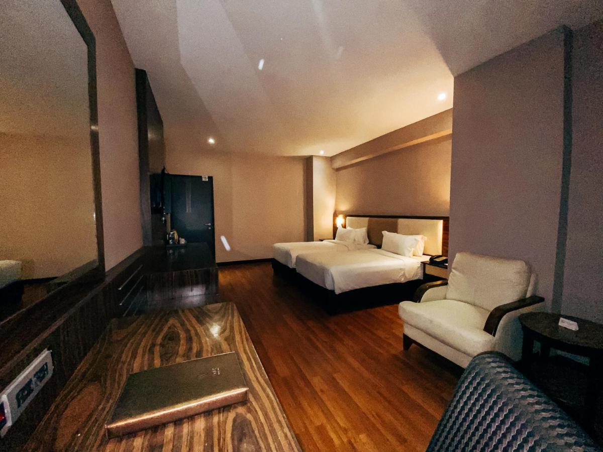 Vouk Hotel Suites, Penang George Town Extérieur photo