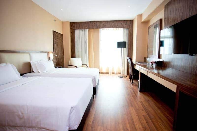 Vouk Hotel Suites, Penang George Town Extérieur photo
