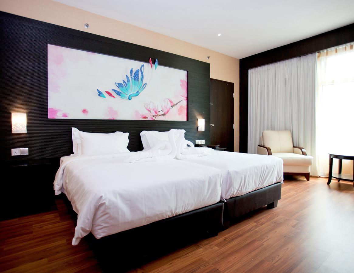 Vouk Hotel Suites, Penang George Town Extérieur photo