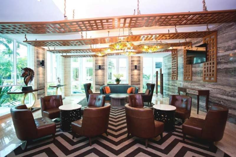 Vouk Hotel Suites, Penang George Town Extérieur photo