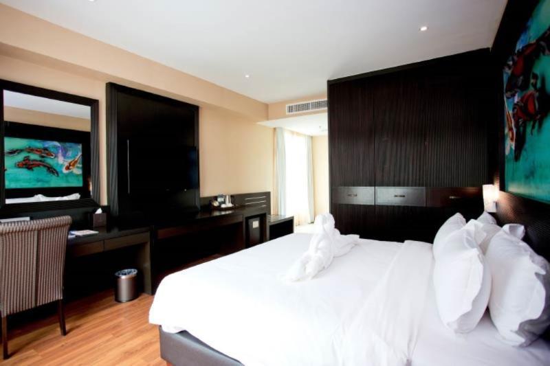 Vouk Hotel Suites, Penang George Town Extérieur photo