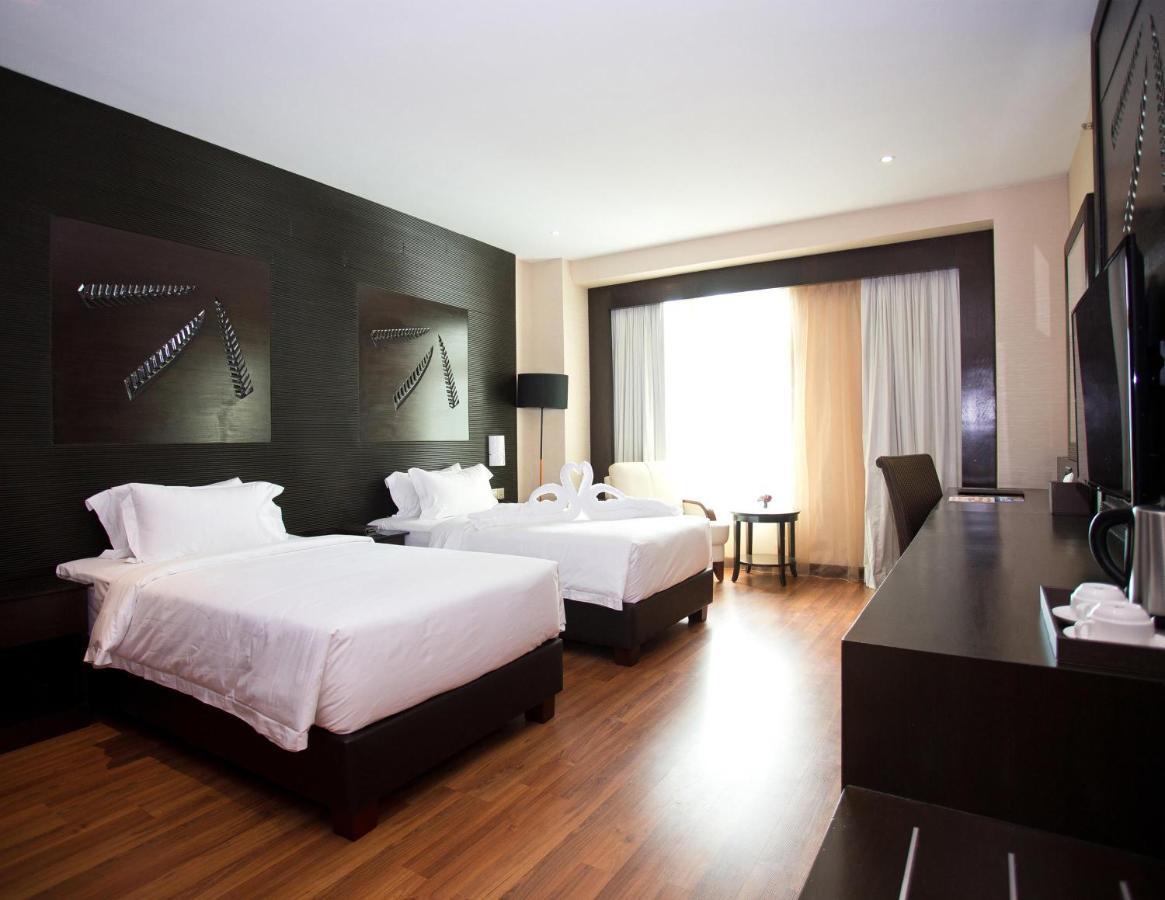 Vouk Hotel Suites, Penang George Town Extérieur photo
