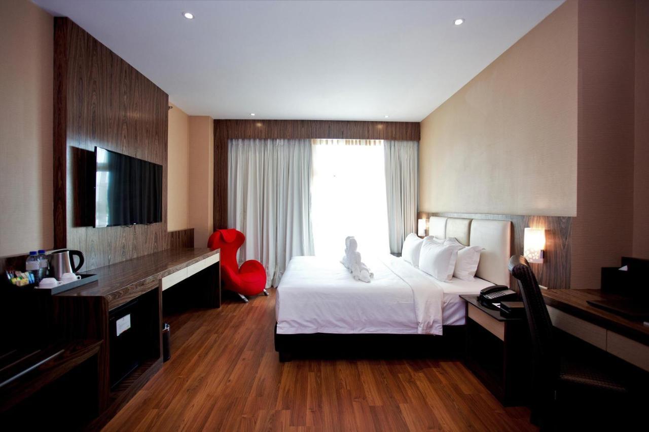 Vouk Hotel Suites, Penang George Town Extérieur photo